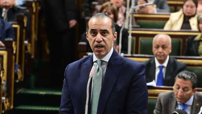 محمود فوزي: مصر دولة كبيرة ولا تستطيع غلق أبوابها أمام الأشقاء العرب
| يلا شوت