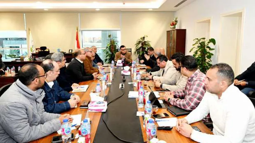 وزير الإسكان يتابع سير العمل في المشروعات التنموية بالعلمين الجديدة
| يلا شوت