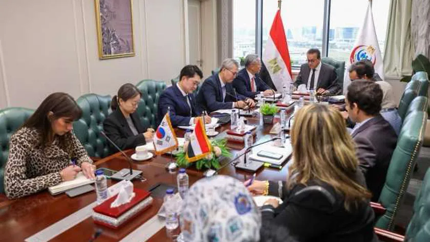 وزير الصحة يبحث مع سفير كوريا الجنوبية تعزيز التعاون الطبي بين البلدين
| يلا شوت