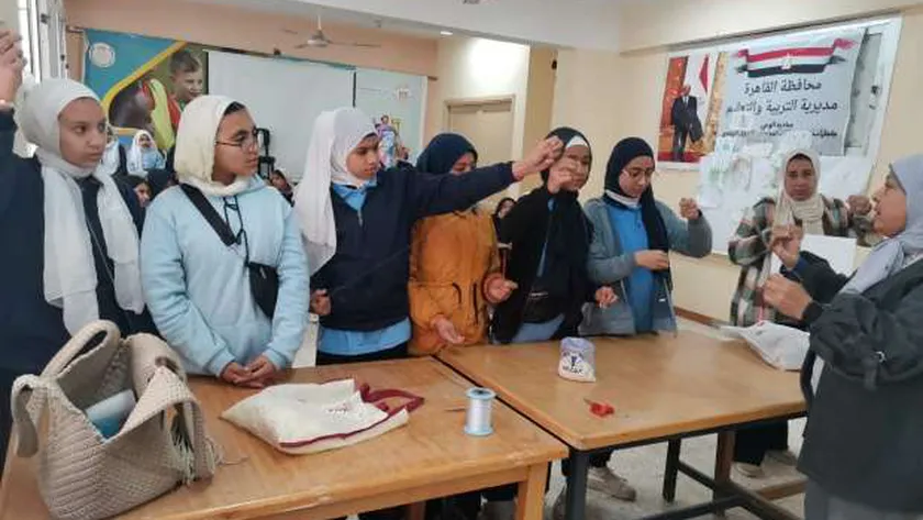 قصور الثقافة تحتفي بصلاح چاهين في المناطق الآمنة.. مشغولات يدوية ولوحات فنية
| يلا شوت