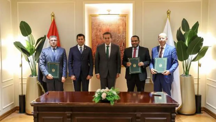 وزير الصحة يثمن التعاون مع «الشباب والرياضة» لخفض معدلات الوفيات
| يلا شوت