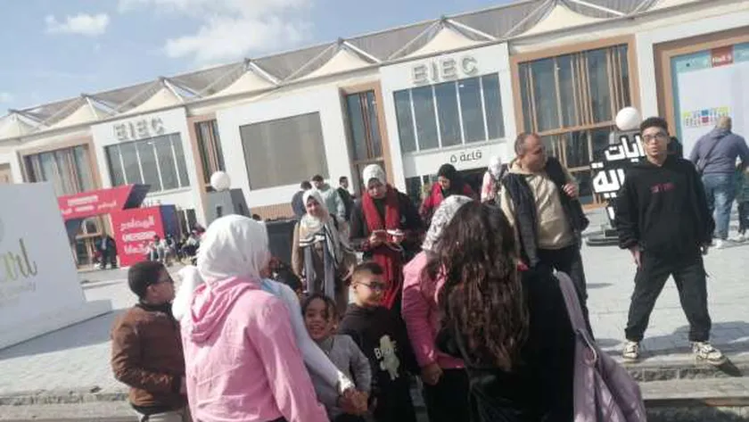 364 ألفا و321 زائرا لمعرض الكتاب في اليوم العاشر
| يلا شوت