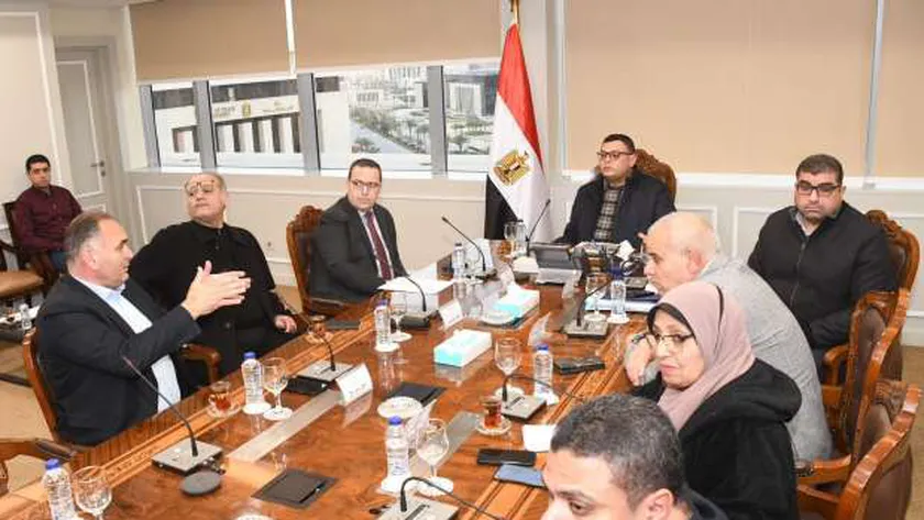وزير الإسكان يتابع معدلات تسويق ومبيعات بعض مشروعات «المجتمعات العمرانية»
| يلا شوت