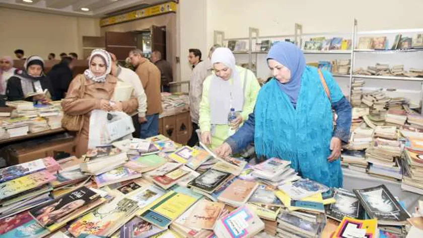 معرض القاهرة الدولي للكتاب يختتم فعالياته اليوم.. وضيوف عرب: حدث يليق بعظمة مصر
| يلا شوت