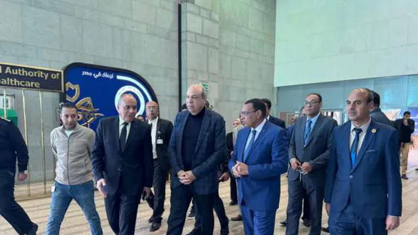 وزير الطيران يتفقد مطار الأقصر ويتابع كفاءة الخدمات والرحلات
| يلا شوت