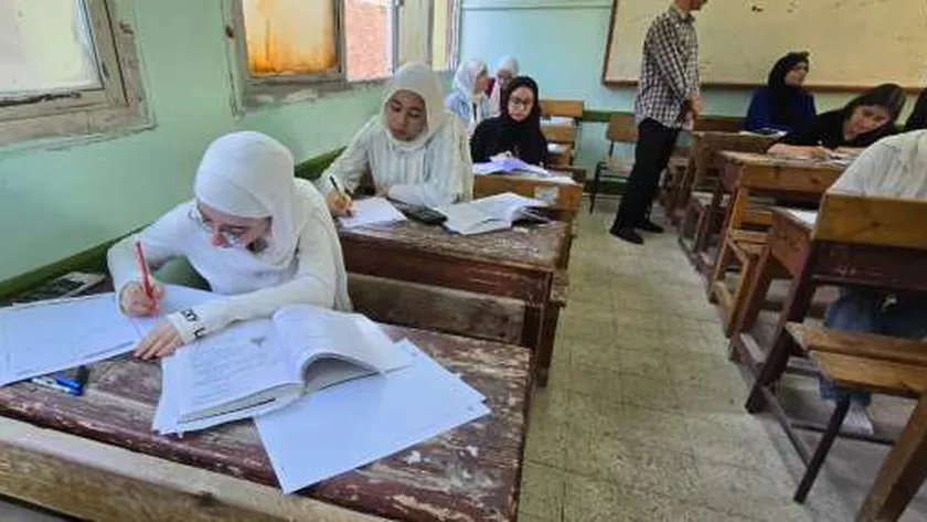 رابط تحميل النماذج الاسترشادية لمادة اللغة الإنجليزية للثانوية العامة.. صور توضيحية
| يلا شوت