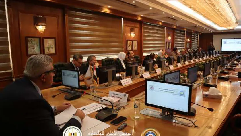 «الأعلى للجامعات» يناقش إطلاق مبادرات لمكافحة الأمية والتوعية بالتغيرات المناخية
| يلا شوت