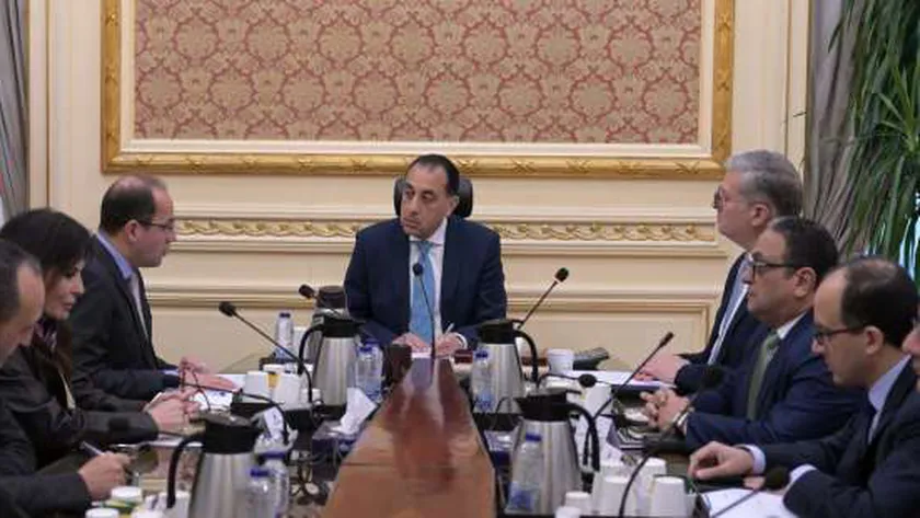 مدبولي يبحث مع وزيري المالية والبترول تجهيزات مبادرة تحويل السيارات للعمل بالغاز
| يلا شوت