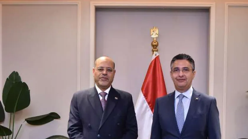 مبلغ مالي وسلع غذائية.. «العمل والتموين» يعلنان تفاصيل منحة جديدة للعمالة غير المنتظمة في رمضان
| يلا شوت