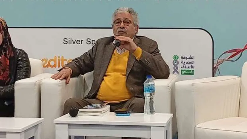عماد أبو غازي يوضح كواليس تأليف كتابه «من أوراق الإمام محمد عبده المجهولة»
| يلا شوت